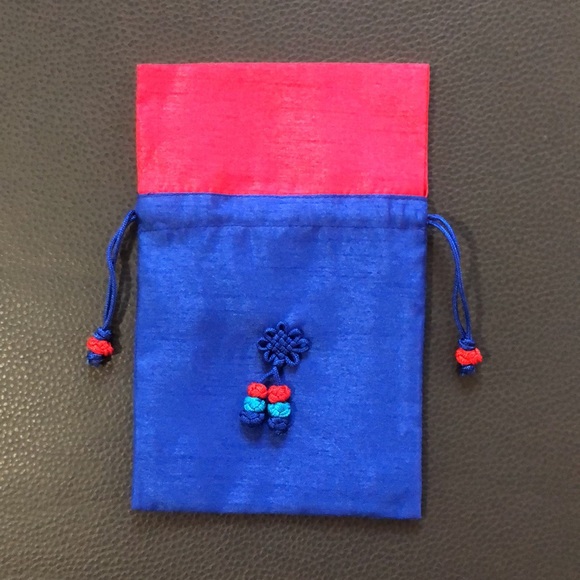 ⭐️NEW 2 Drawstring Pouches - Picture 4 of 9
